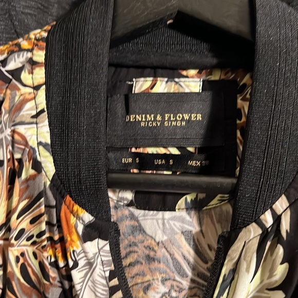 Tiger print Jacket - Picture 2 of 4